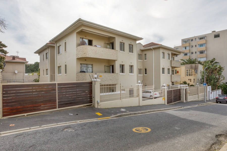To Let 2 Bedroom Property for Rent in Green Point Western Cape